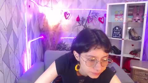 Snapshot of mooncharlotte chatting on November 6, 2025, 7:59 pm Charlotte online show from November 6, 2025, 7:59 pm