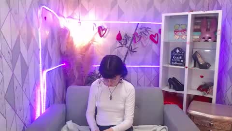 Snapshot of mooncharlotte chatting on November 7, 2025, 8:09 pm Charlotte online show from November 7, 2025, 8:09 pm