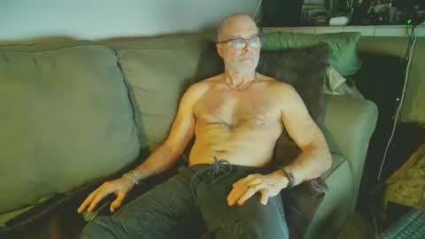 Snapshot of moondanceraa chatting on February 9, 2025, 2:28 am moondanceraa online show from February 9, 2025, 2:28 am