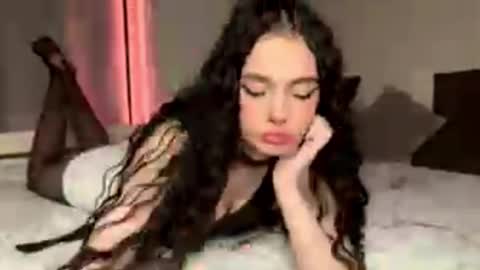 moonfaairy online show from March 5, 2026, 5:42 pm