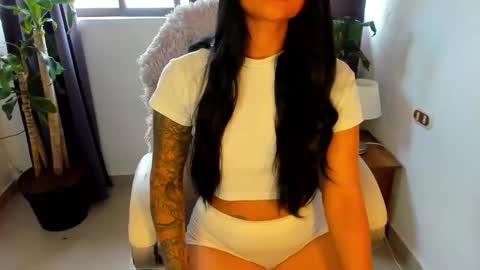 moonie_baddie31 online show from September 28, 2025, 6:13 pm