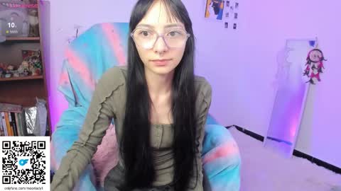 Snapshot of moonlady_ chatting on October 2, 2025, 1:23 am MOON online show from October 2, 2025, 1:23 am