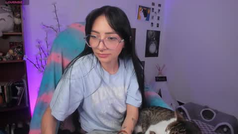 MOON  online show from February 12, 2026, 5:02 am