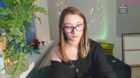 Snapshot of moonlight__lovers chatting on December 23, 2024, 2:28 pm Dana online show from December 23, 2024, 2:28 pm