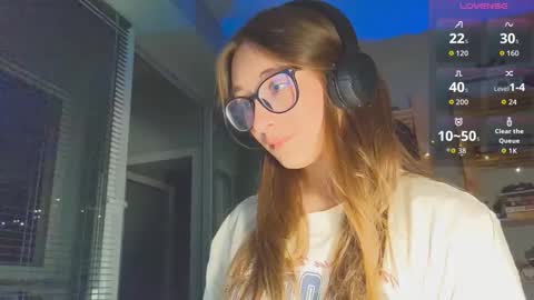 Snapshot of moonlight__lovers chatting on September 12, 2025, 7:14 pm Dana online show from September 12, 2025, 7:14 pm