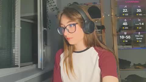 Snapshot of moonlight__lovers chatting on September 22, 2025, 9:28 pm Dana online show from September 22, 2025, 9:28 pm