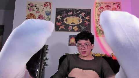 Snapshot of moonlight_baee chatting on January 6, 2026, 3:21 am Clove online show from January 6, 2026, 3:21 am