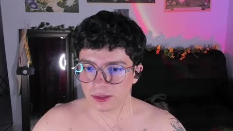 Snapshot of moonlight_baee chatting on April 9, 2026, 6:19 am Clove online show from April 9, 2026, 6:19 am