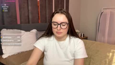 Snapshot of moonlightlovee chatting on February 3, 2026, 6:40 am Kate online show from February 3, 2026, 6:40 am