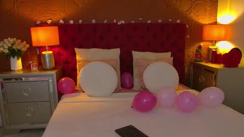 moonligt_iris online show from February 26, 2026, 5:50 am