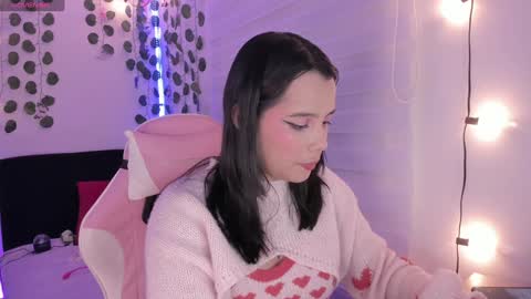 moonliight__ online show from January 4, 2025, 12:05 am