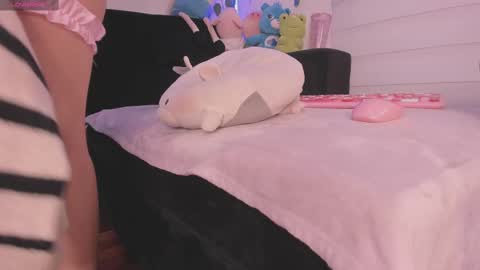 moonliight__ online show from February 25, 2025, 1:20 am