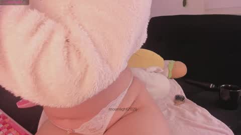 moonliight__ online show from February 16, 2026, 11:12 pm