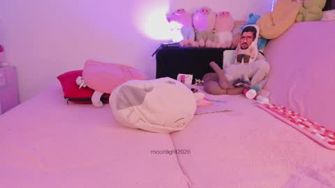 Snapshot of moonliight__ chatting on July 28, 2026, 7:39 pm moonliight__ online show from July 28, 2026, 7:39 pm