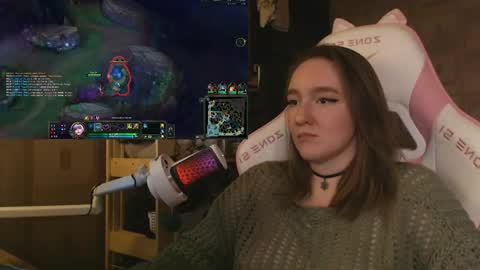 Katrin online show from May 13, 2026, 9:33 pm