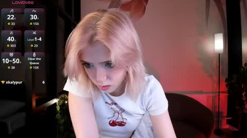Asuna online show from April 29, 2026, 1:48 pm