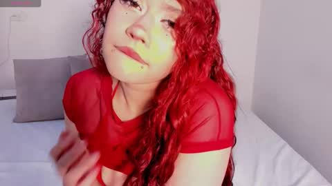 Snapshot of moonlover_2 chatting on November 19, 2025, 9:26 pm Kitty online show from November 19, 2025, 9:26 pm