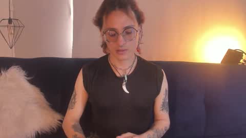 Moon online show from September 30, 2025, 9:42 pm