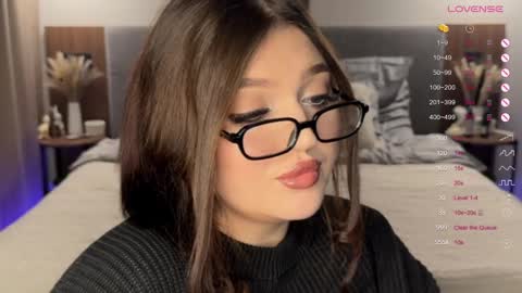 Ri online show from November 11, 2025, 9:48 pm