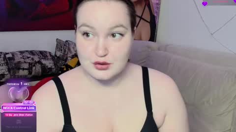 Snapshot of moonshinelady chatting on March 17, 2026, 9:51 pm Kate online show from March 17, 2026, 9:51 pm