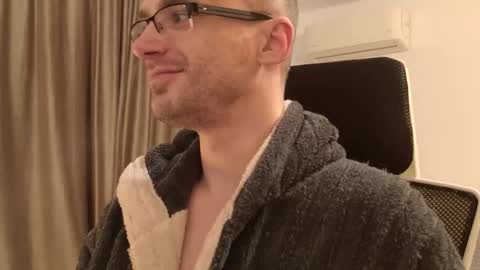 Moonsire online show from February 8, 2026, 7:39 pm