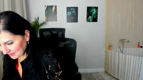 Ask me  online show from November 24, 2025, 3:50 am