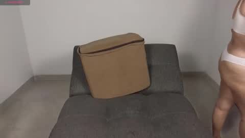 Moon Woman online show from October 19, 2025, 3:40 am