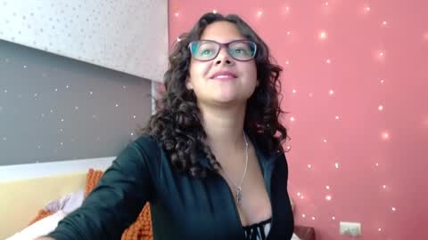 Snapshot of mora_haze chatting on January 4, 2025, 12:16 am Mora Haze 3 online show from January 4, 2025, 12:16 am