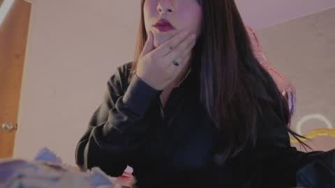 Mora  online show from April 7, 2026, 3:07 am