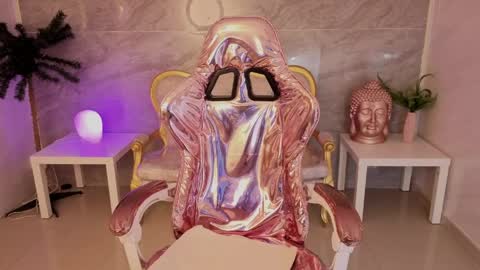 Mora  online show from April 9, 2026, 3:17 am