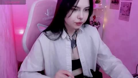 Morana online show from May 5, 2026, 1:57 am