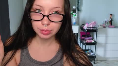 Snapshot of moranagoddess chatting on July 10, 2026, 11:35 am Morana follow my boosty online show from July 10, 2026, 11:35 am