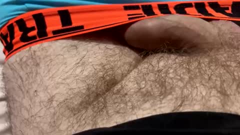 Me online show from December 17, 2025, 7:42 pm