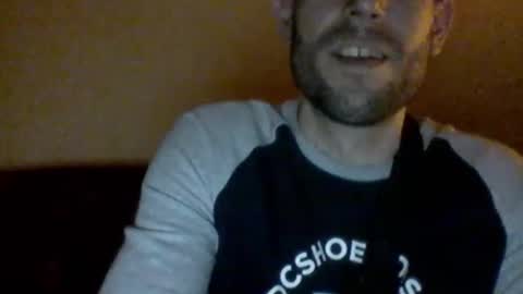 morenikoo26 online show from October 15, 2025, 5:24 pm