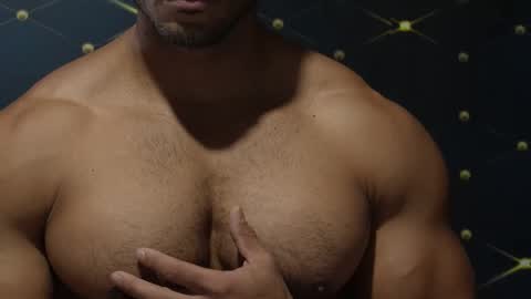 moreno1muscular online show from November 5, 2025, 10:04 am