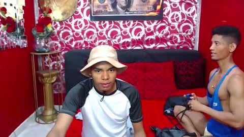 Snapshot of morenoblack23cm chatting on October 6, 2025, 7:22 pm duohot23 online show from October 6, 2025, 7:22 pm