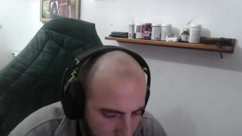 Snapshot of morenoch19 chatting on December 8, 2024, 9:08 pm alejo online show from December 8, 2024, 9:08 pm