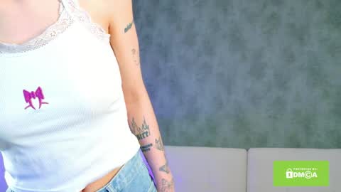 Emilia online show from April 26, 2026, 3:15 am