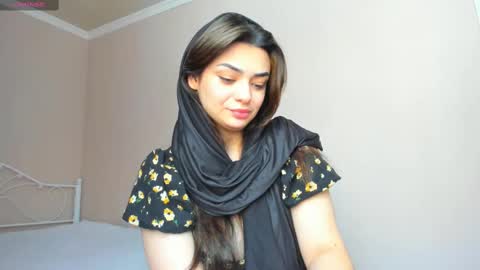 Snapshot of moroccan_diamond_ chatting on February 9, 2025, 9:16 am Medina online show from February 9, 2025, 9:16 am