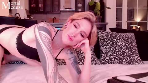 Snapshot of mortalmedusa chatting on November 21, 2025, 12:43 am Medusa the Snake Goddess online show from November 21, 2025, 12:43 am