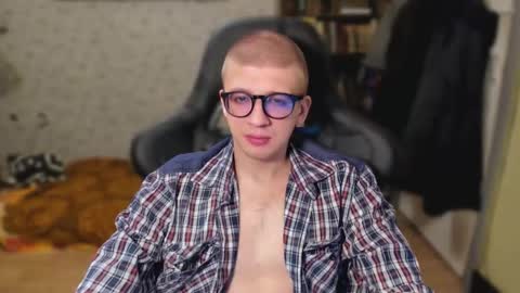 Snapshot of mortywithlove chatting on March 4, 2026, 11:22 pm Morty online show from March 4, 2026, 11:22 pm