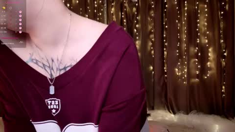 morvelyn online show from December 19, 2025, 2:24 pm