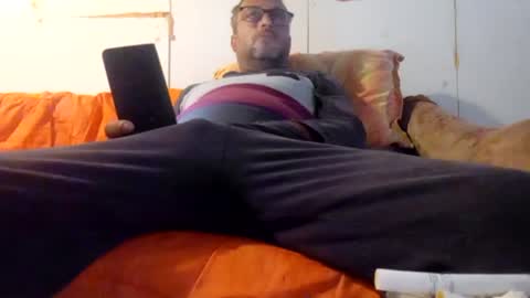 Snapshot of mospeleu chatting on July 14, 2026, 4:50 am Nomadu online show from July 14, 2026, 4:50 am