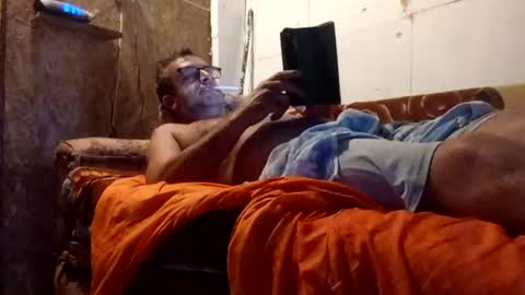 Snapshot of mospeleu chatting on July 19, 2026, 5:38 pm Nomadu online show from July 19, 2026, 5:38 pm