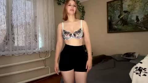 Snapshot of motreal chatting on June 18, 2026, 12:53 pm Montreal online show from June 18, 2026, 12:53 pm