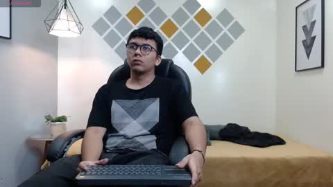 Mou Fly online show from September 17, 2025, 1:02 pm