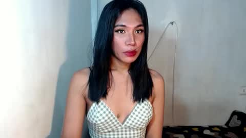 mouiline_rouge69 online show from November 18, 2025, 6:40 am