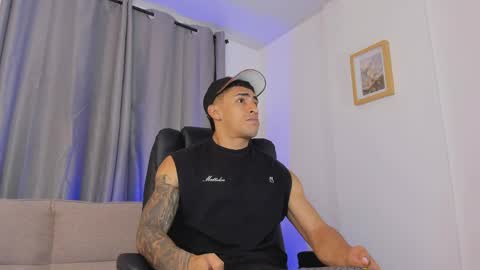 Snapshot of mr_adrian_ chatting on April 7, 2026, 12:38 pm online show from April 7, 2026, 12:38 pm
