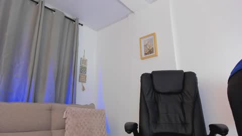 Snapshot of mr_adrian_ chatting on April 8, 2026, 12:38 pm online show from April 8, 2026, 12:38 pm