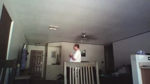 Snapshot of mr_anonymous57 chatting on April 15, 2026, 6:15 pm MrAnonymou57 online show from April 15, 2026, 6:15 pm